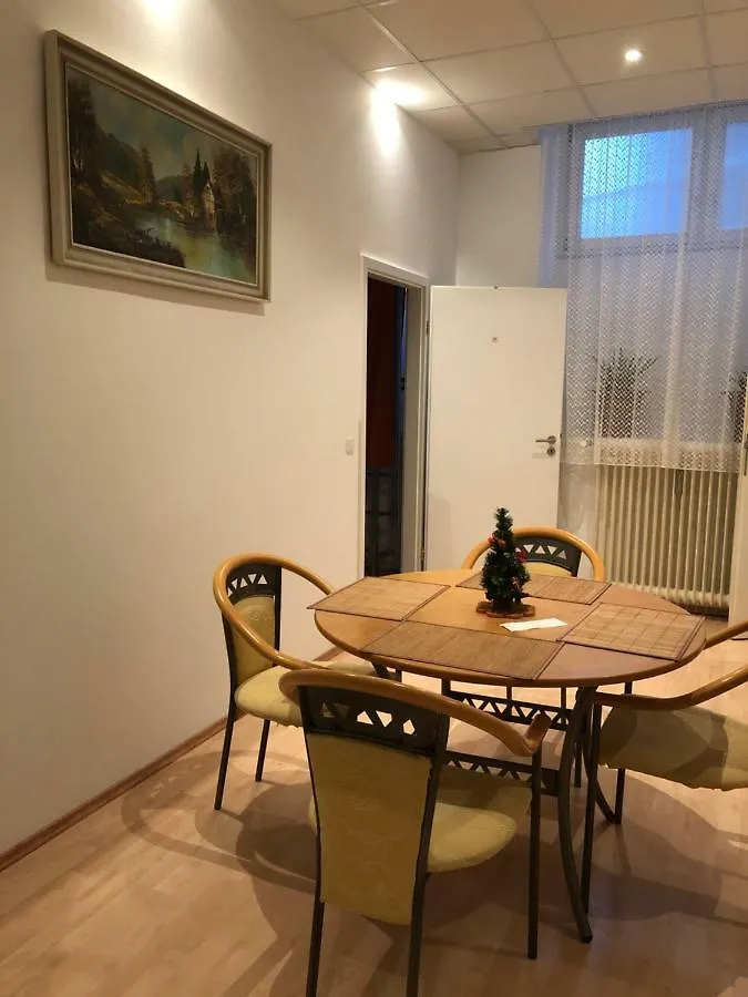 Munich Apartment Harras 0*,